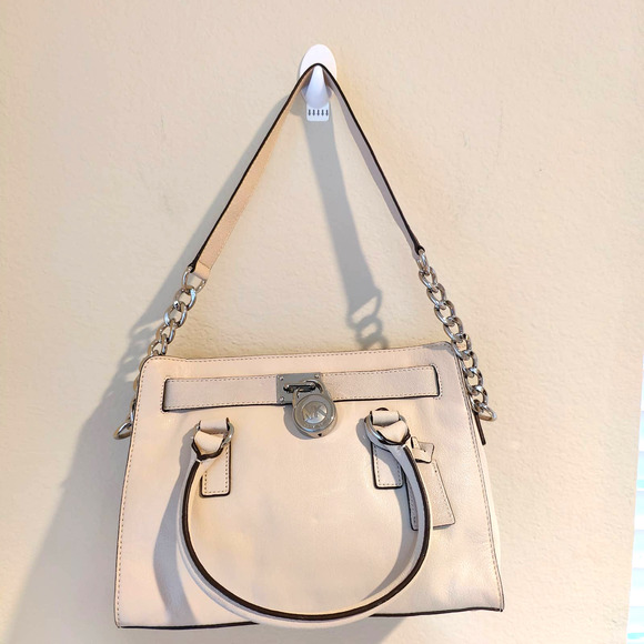 Michael Kors Handbags - Michael Kors MK Hamilton Tote Shoulder bag purse Ivory Cream square lock chain